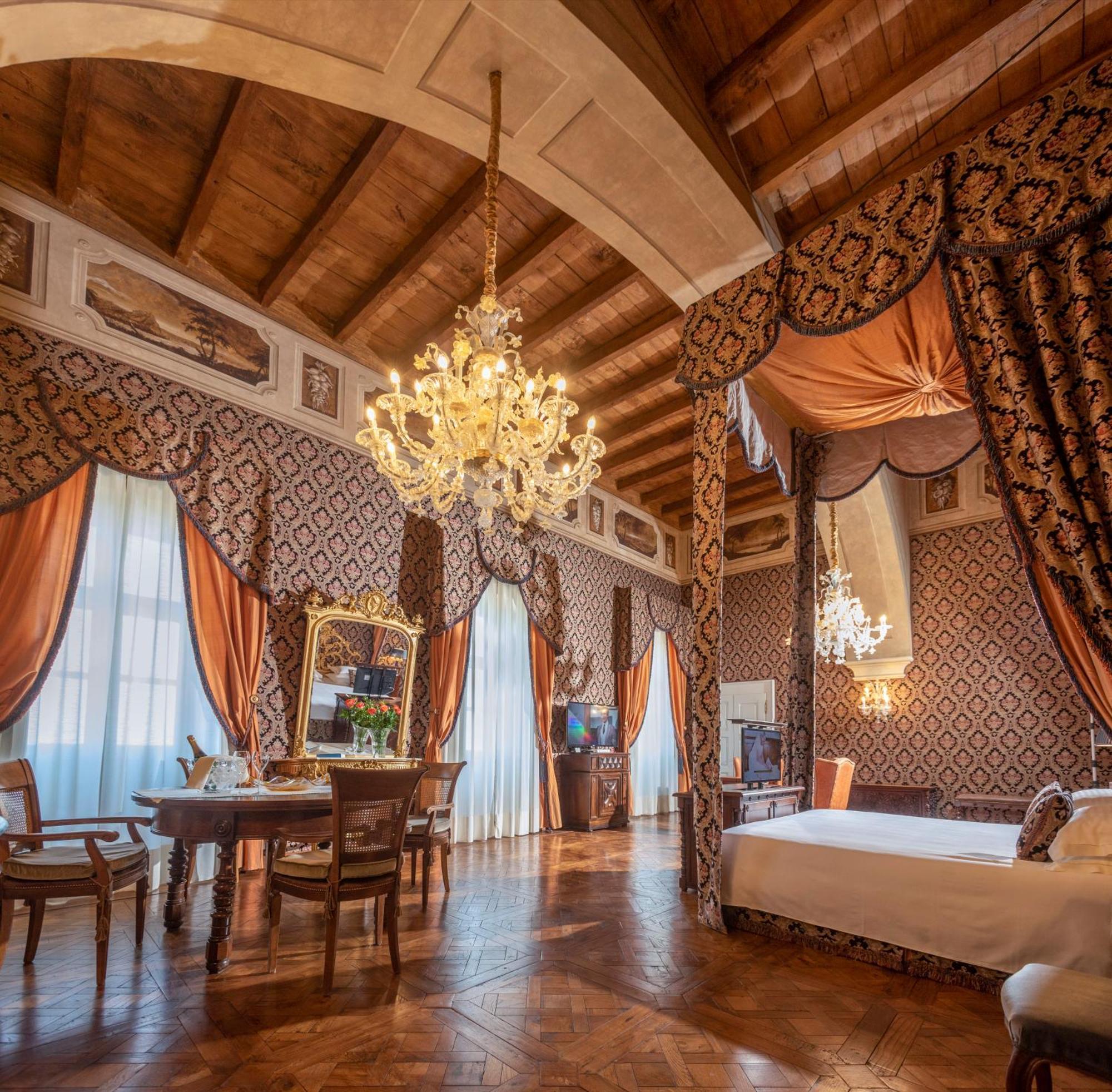Hotel Castello Di Guarene Extérieur photo