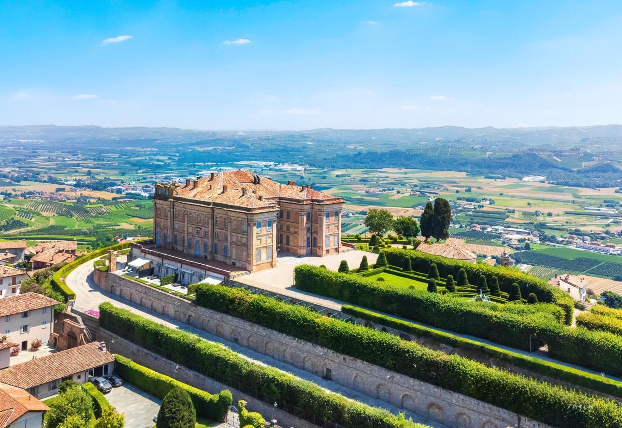 Hotel Castello Di Guarene Extérieur photo