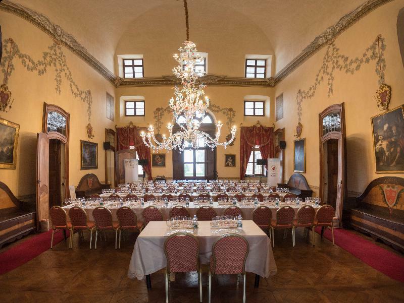 Hotel Castello Di Guarene Extérieur photo